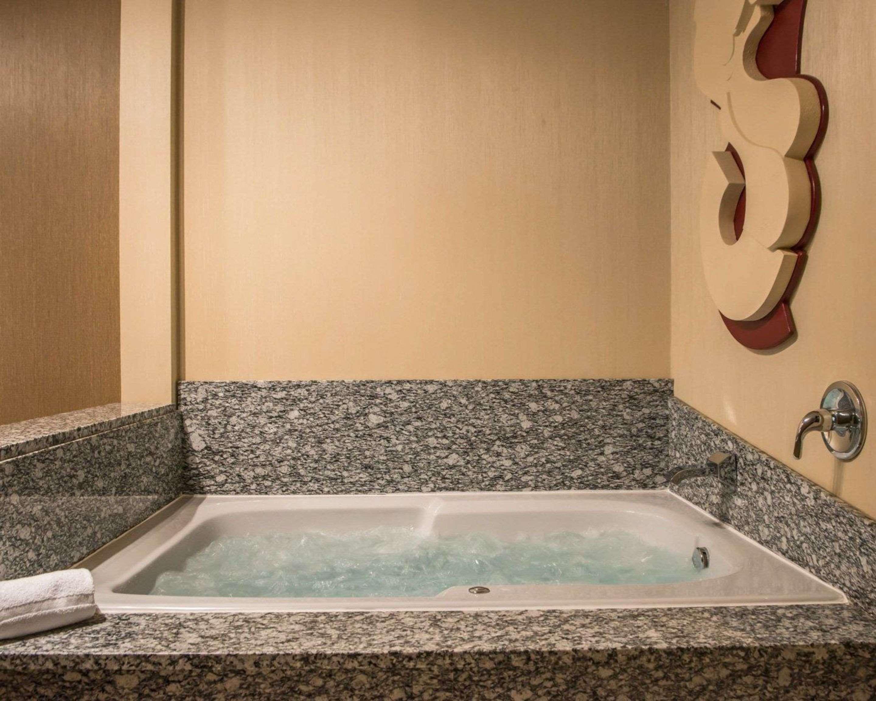 Comfort Suites Monroeville Eksteriør bilde